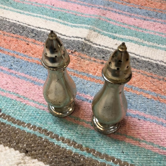 Vintage 1940's Salt & Pepper Shaker Set - Picture 4 of 4